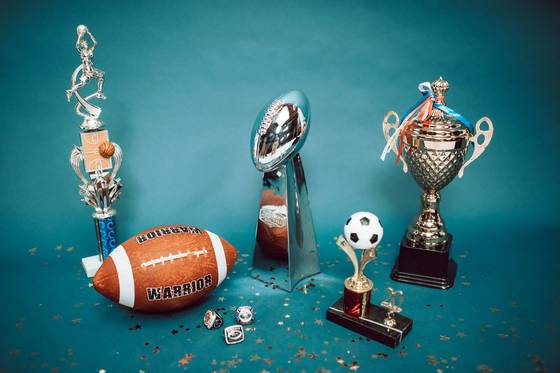 Koleksi trofi untuk ilustrasi turnamen slot bulanan